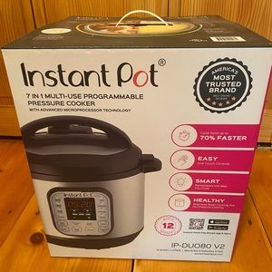 Instant Pot Duo80 8 quart pressure cooker NIB